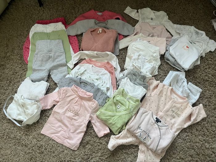 Lot de vêtements  0 mois/ 1 mois - photo numéro 3