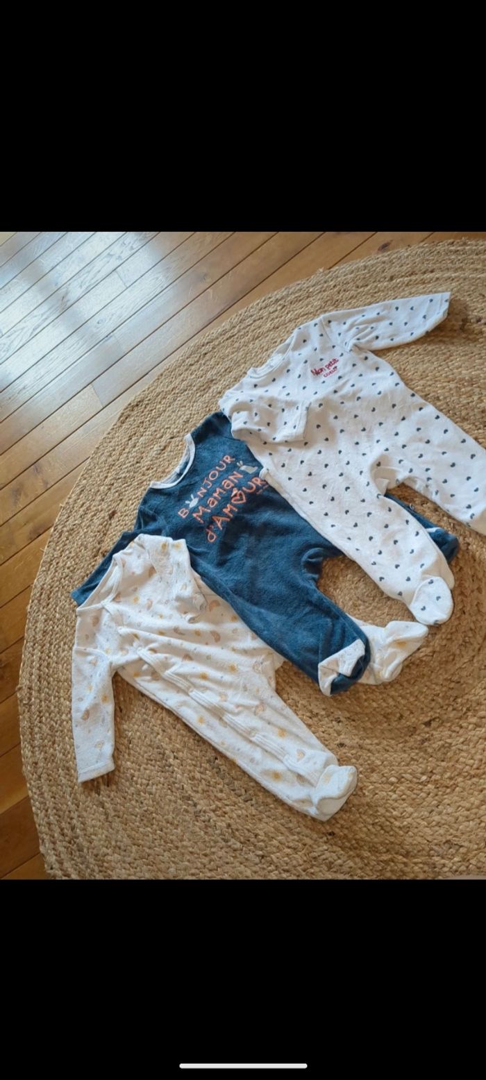 Lots de pyjamas velours (6mois) - photo numéro 4