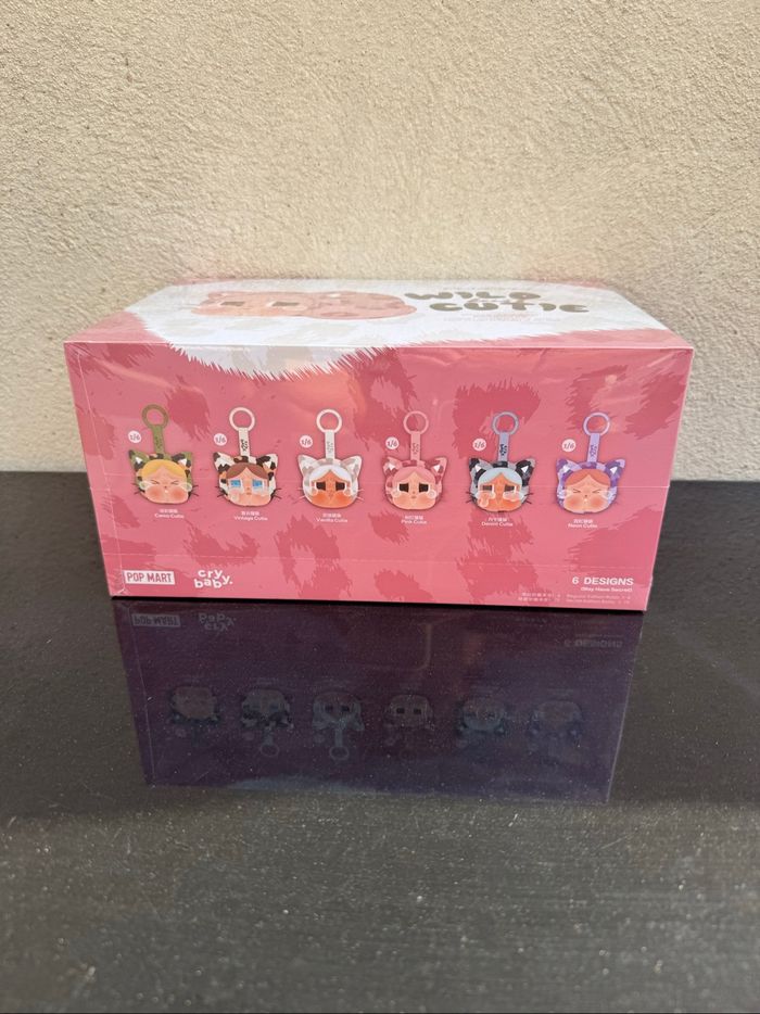 Popmart Crybaby Wild But Cutie Séries - Vinyl Plush Pendant Blind Box - photo numéro 2