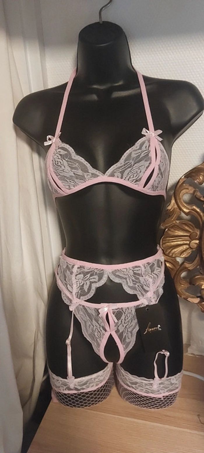Ensemble de lingerie neuf
