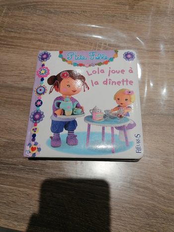 Livre Lola joue à la dînette Fleurus