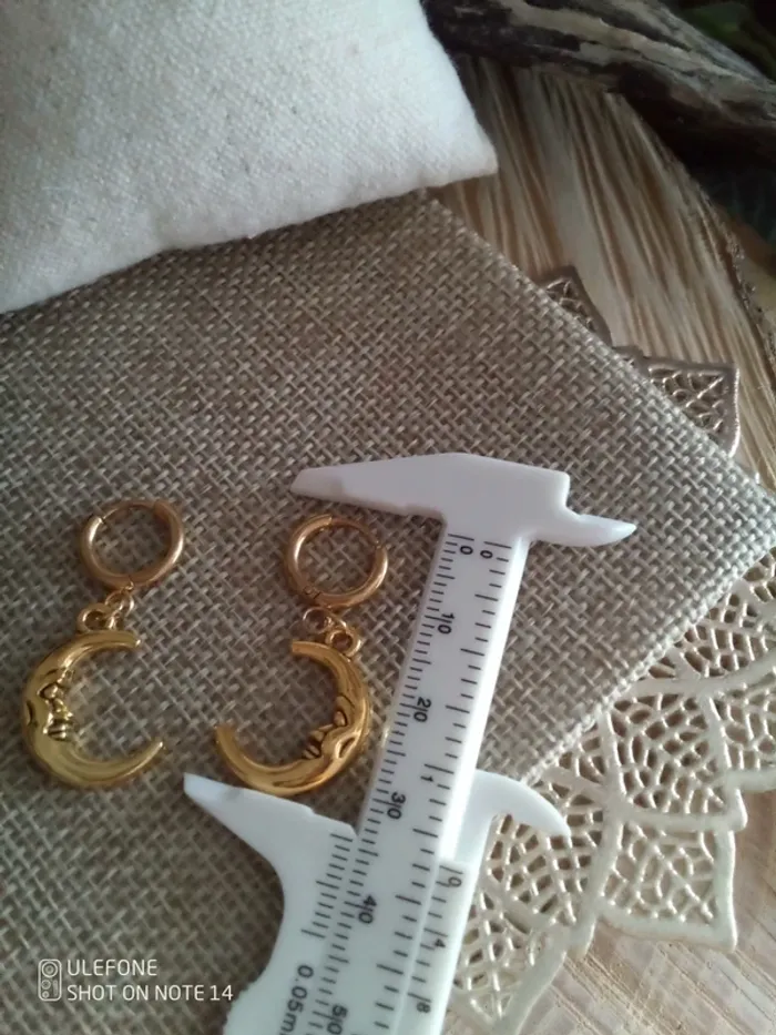 Petites créoles lunes dorées - photo numéro 2