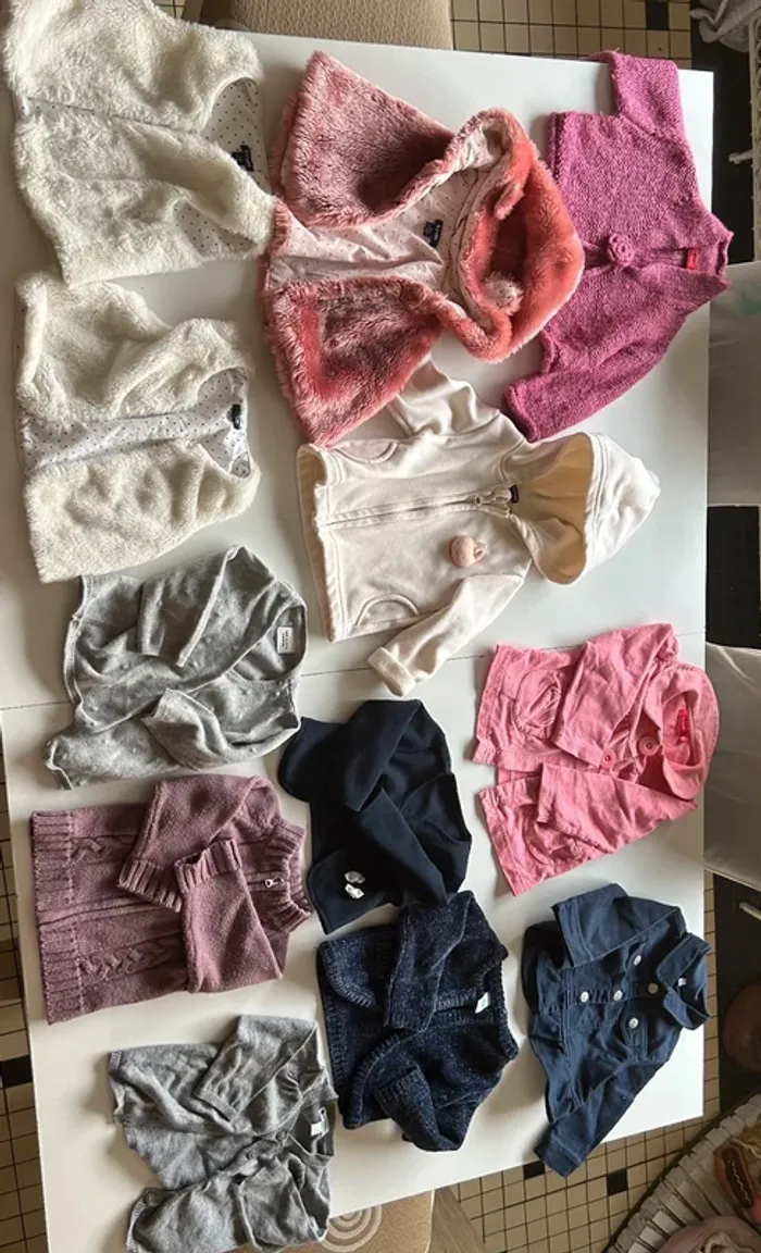 Lot de 53 pièces 6mois - photo numéro 3