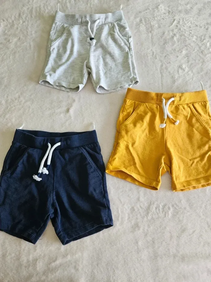 Lot de 3 shorts 92cm C&A