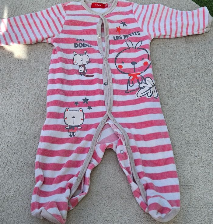 Pyjama 6 mois.