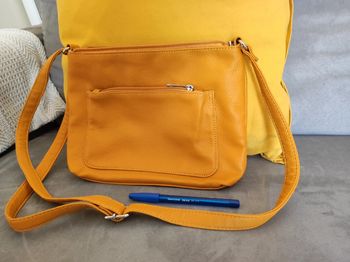 Sac à main couleur moutarde neuf
