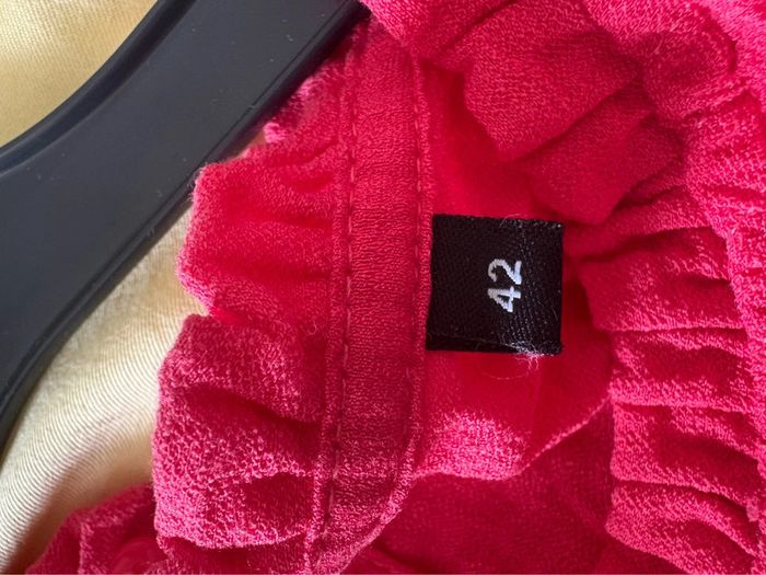 Joli top sans manches couleur framboise - photo numéro 4