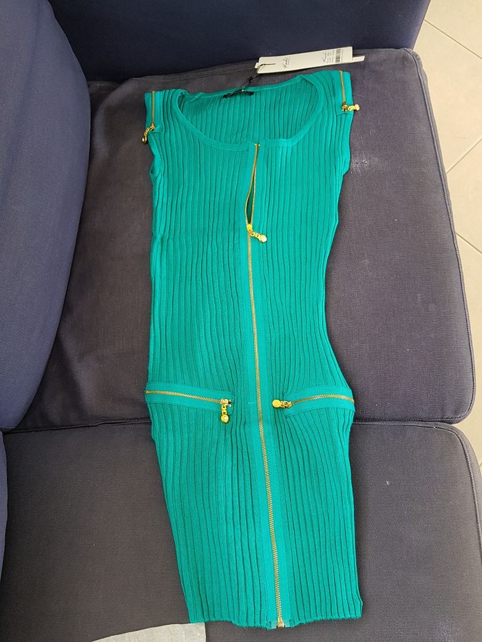 Robe verte moulante à fermeture - photo numéro 2