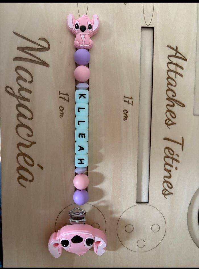 Attache tétine