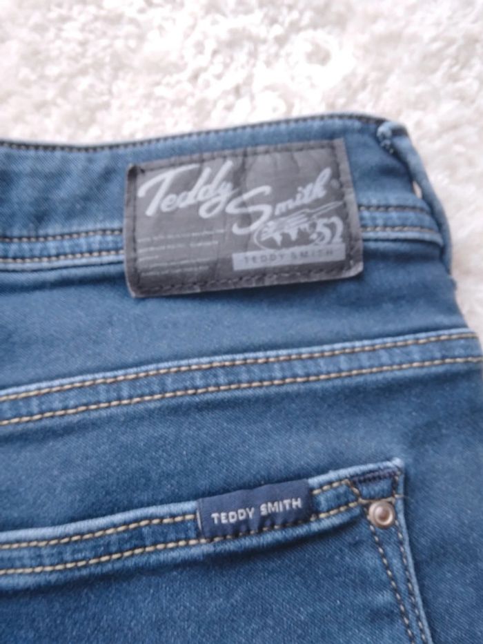 🍁Livraison a 1€ jusqu'à lundi sur LBC🍁🌸Short en jean teddy smith 🌸 - photo numéro 5