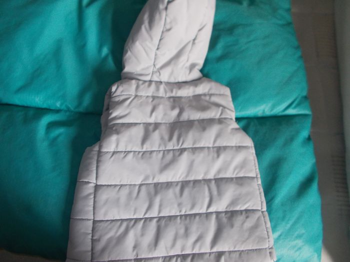 petit gilet sans manche Disney 12 mois - photo numéro 3