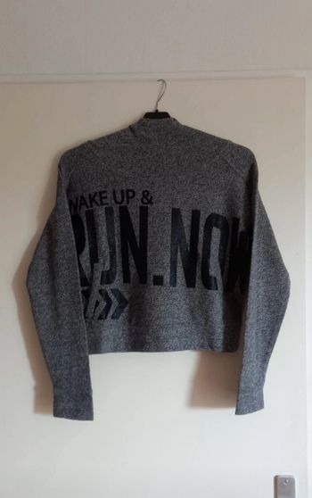 Sweat à capuche cour " Kiabi "