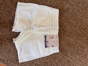 Short blanc cassé taille 42