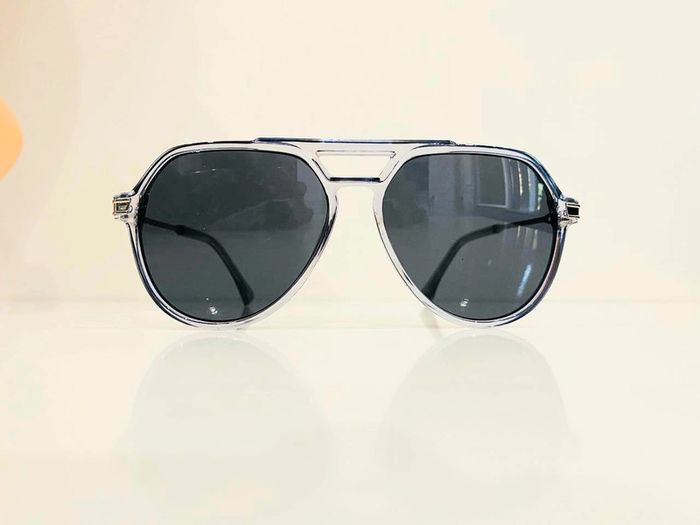 Lunette de soleil homme grise transparente et argentée UV protection catégorie 3 - photo numéro 7