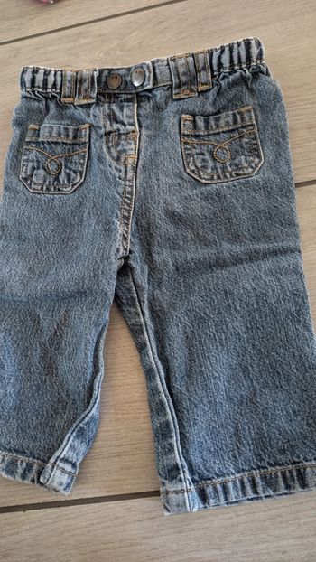 Jean taille 6 mois