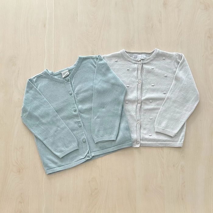 Lot de 2 gilets fille en 86 cm