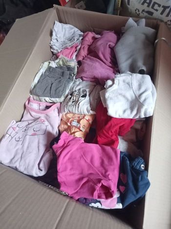 Lot vêtements bébé fille