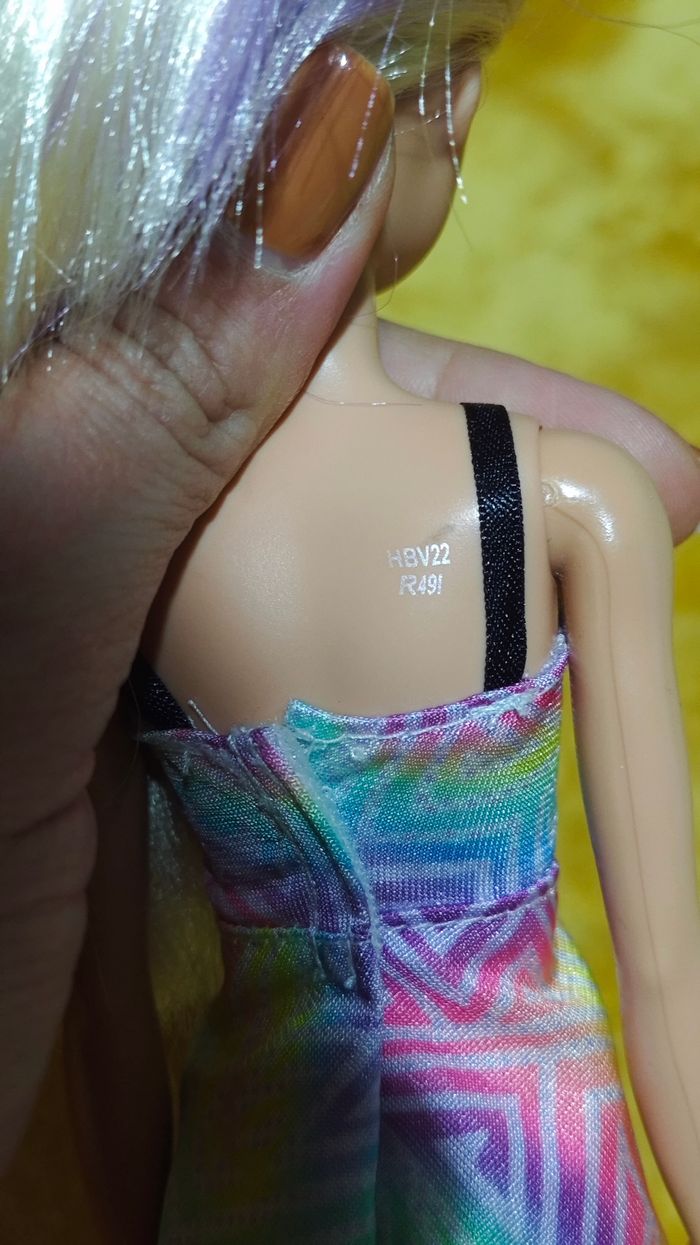 Barbie Fashionistas 190, Mèches Violettes - photo numéro 3