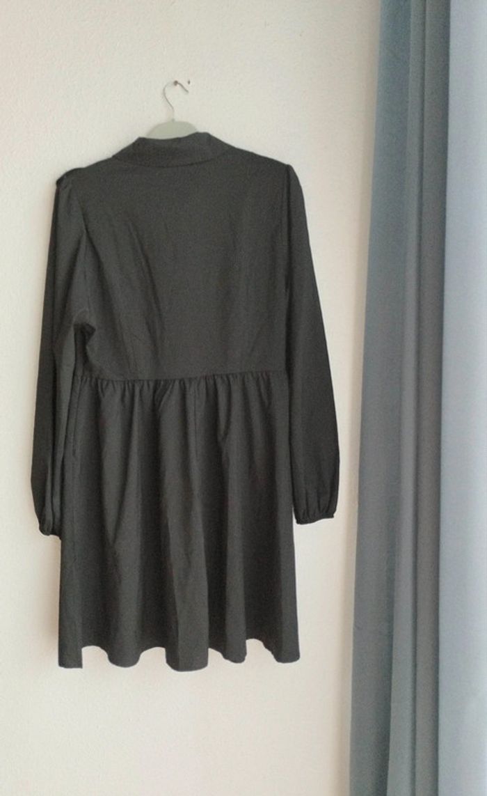 Robe noire - photo numéro 4