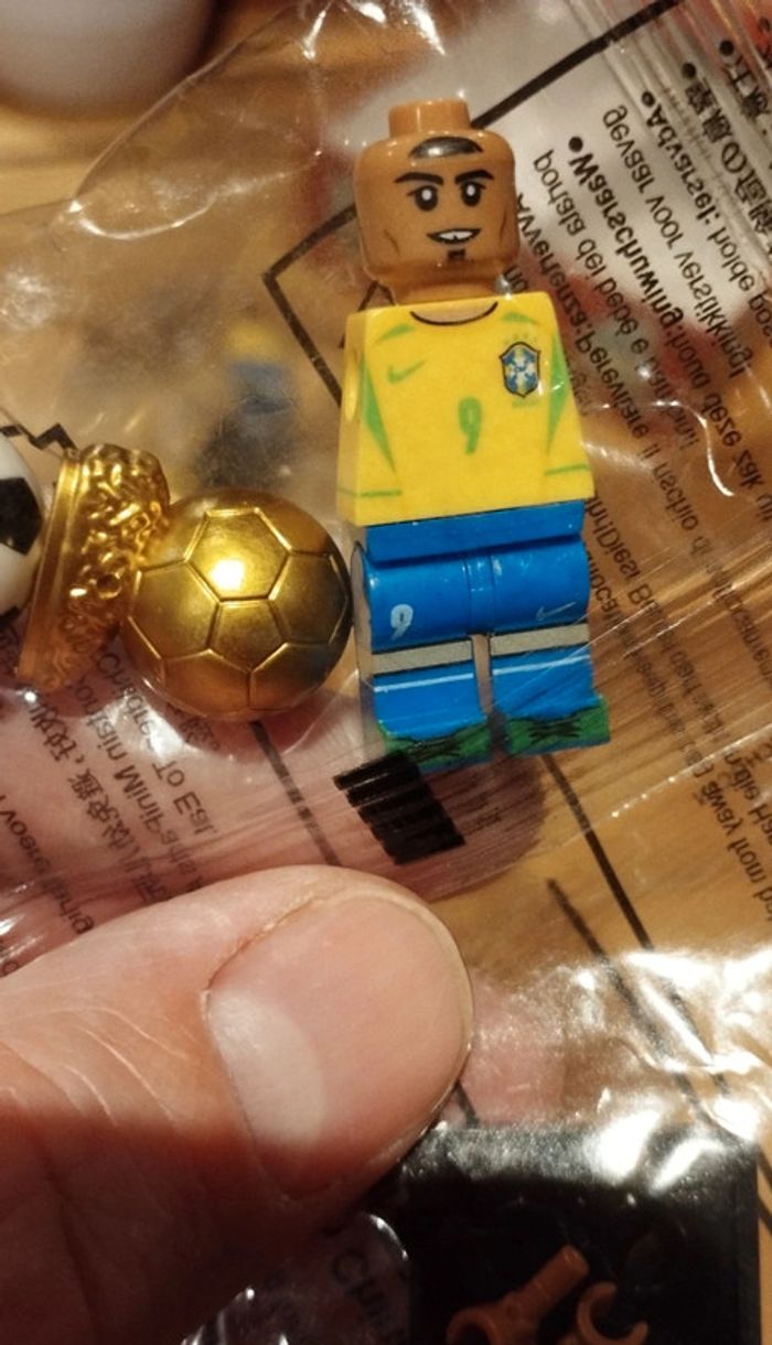Personnage type Lego football neuf Ronaldo R9 Fenomeno Brésil