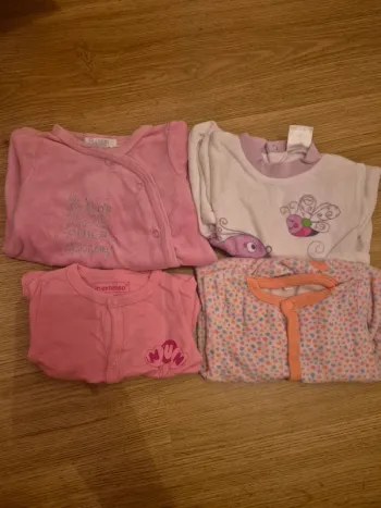 Lot 4 pyjamas