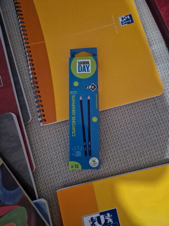 Lot de fourniture scolaire 📚 - photo numéro 8