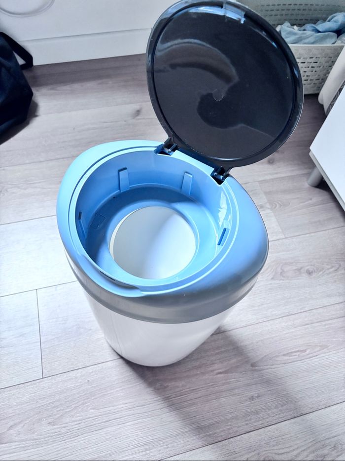 Poubelle tommee tippee - photo numéro 2