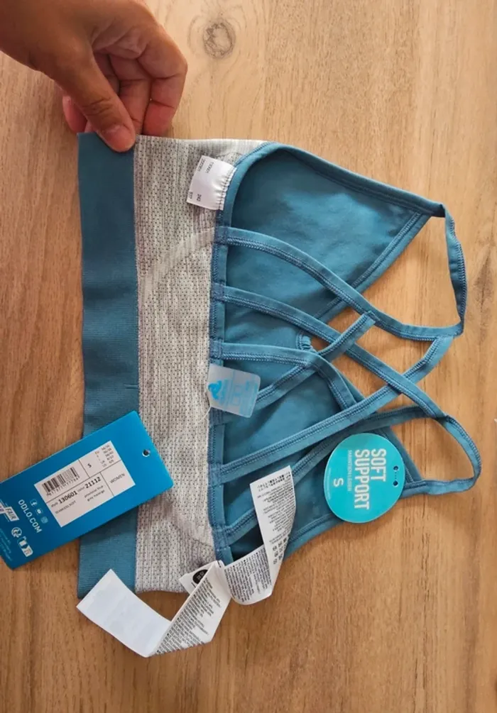 Brassière de sport femme taille S neuve réversible ODLO Seamless - photo numéro 8