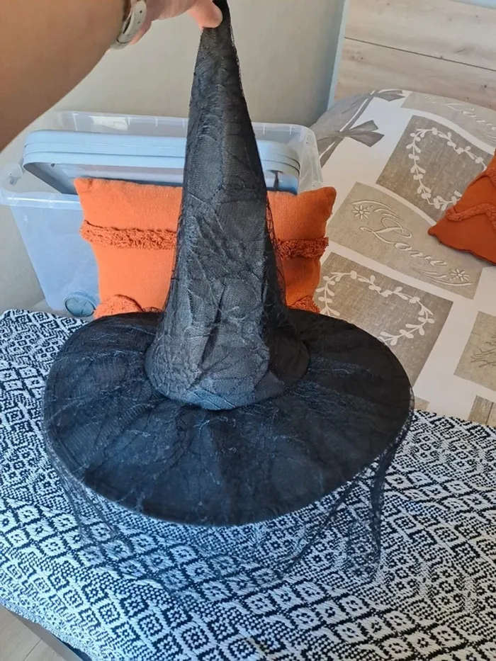 Accessoires sorcière noirs portés 1 fois super état gants et chapeau à voile - photo numéro 7