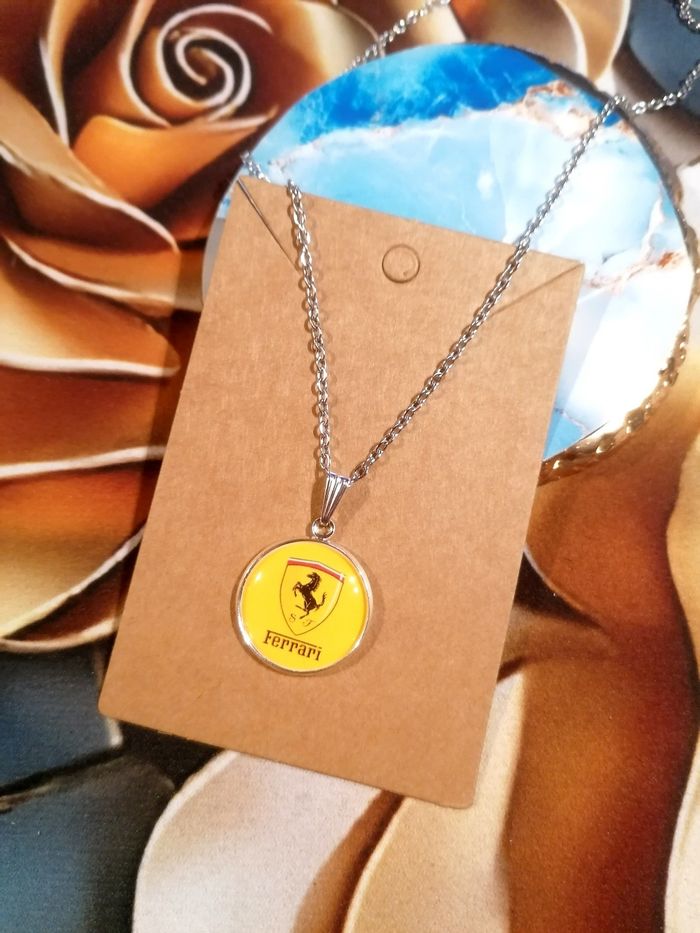Collier Ferrari - photo numéro 2