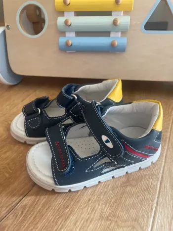 Sandales bébé Falcotto – comme neuves