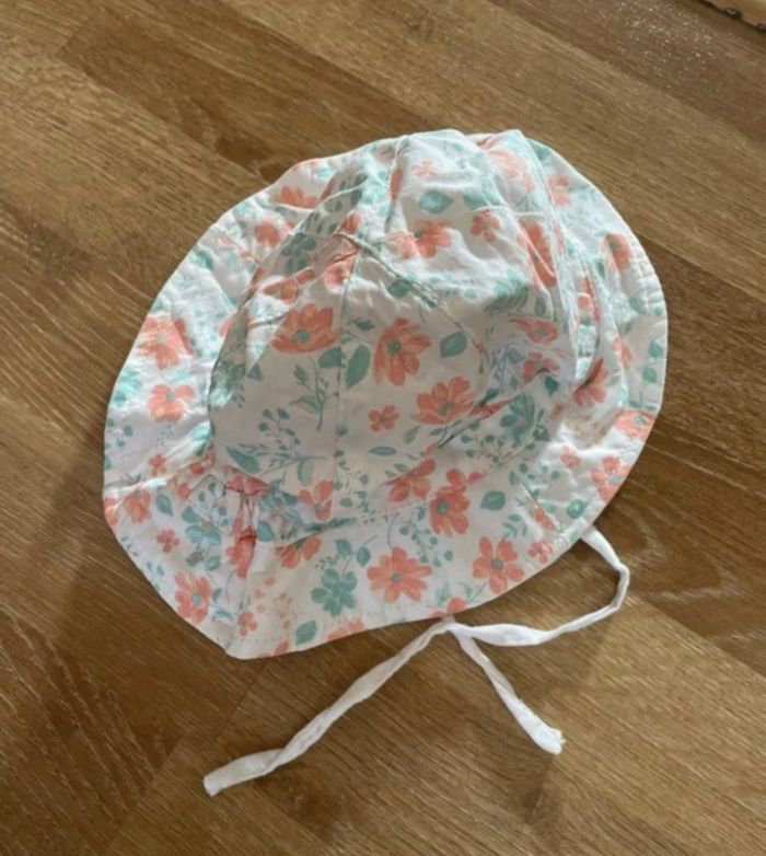 Combi short + chapeau C&A bébé fille - photo numéro 4