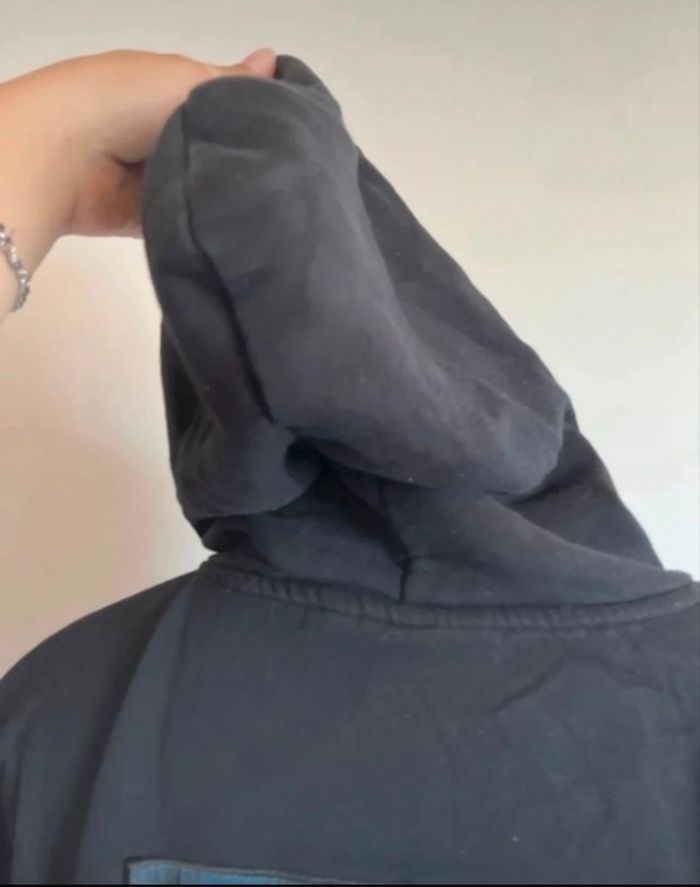 Pull à capuche Stranger Thing taille M de chez Jennyfer en très bon état - photo numéro 5