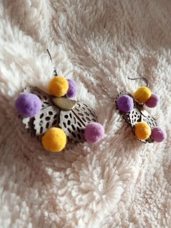 Boucles eventail & pompons