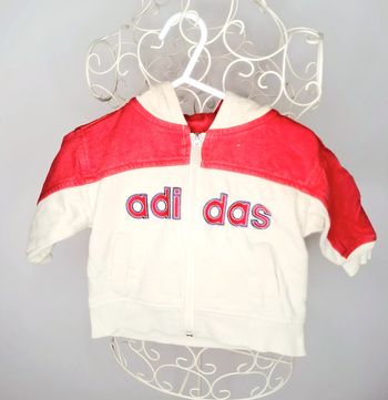 Gilet à capuche adidas 6 mois