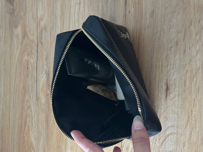 Trousse YSL + produits - photo numéro 2