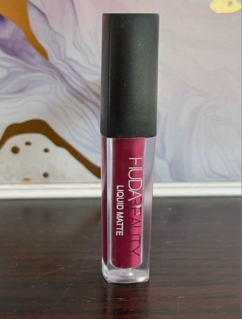 Rouge liquide mat Huda Beauty neuf