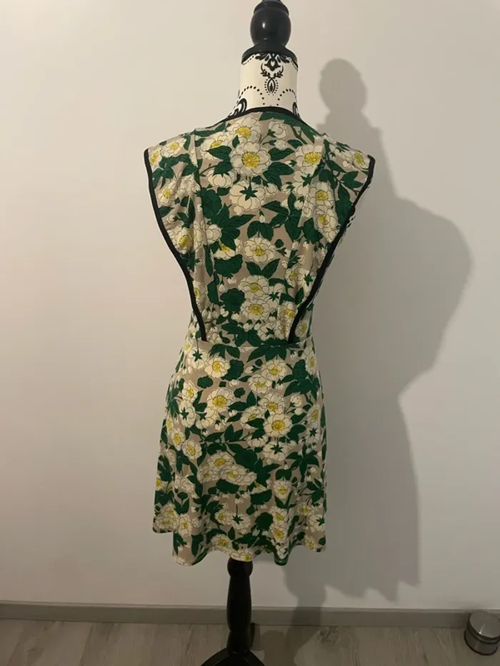 Robe fluide sans manche beige à fleurs vert et jaune Asos taille 34 - photo numéro 4