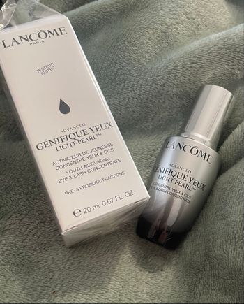 Concentré activateur de jeunesse pour le contour des yeux et les cils  LANCOME