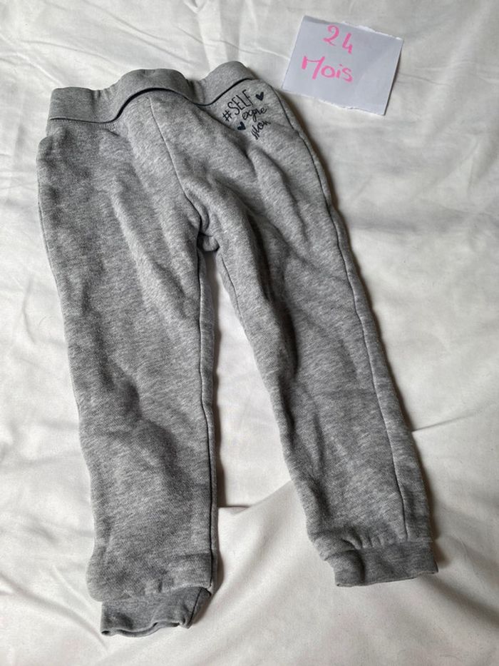 Pantalon taille 24 «mois