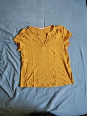 Tee-shirt cache cache