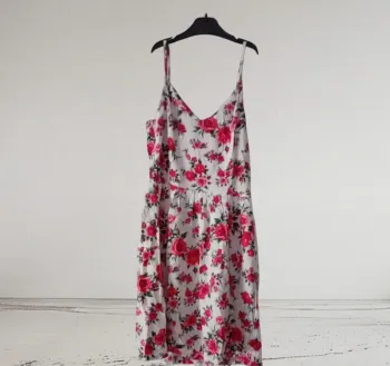 Superbe robe à bretelles légère taille 34 en parfait état