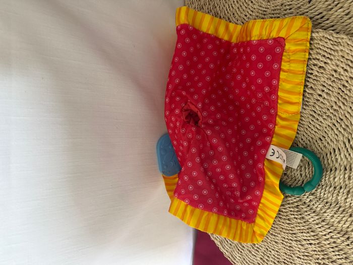 Doudou plat eveil Luxi Luciole PLAYSKOOL - photo numéro 3