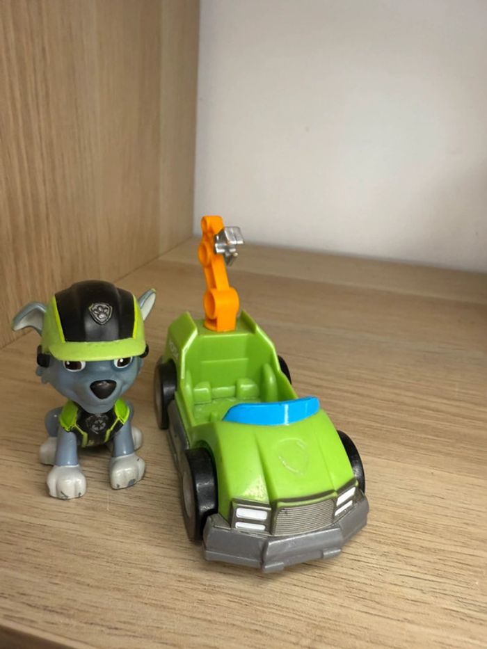 Rocky et son véhicule pat patrouille