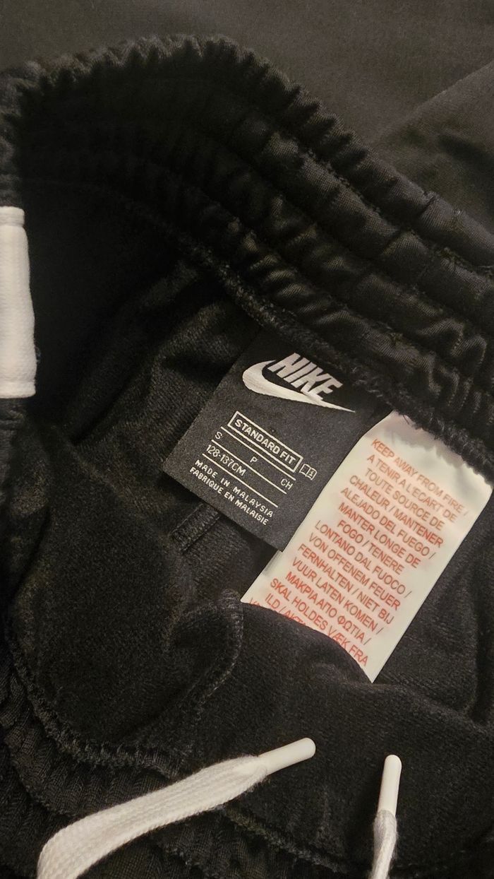 NEUF!!!! (non portés) 🥰😍🤩SUPERBE survêtement MIXTE 8 ans NIKE (prix ferme)⚘️⚘️🤩🤩 - photo numéro 6