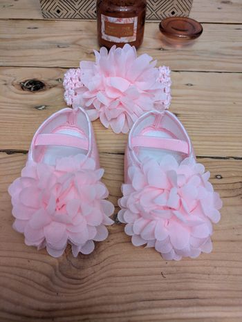 Chaussures souples et bandeau assorti