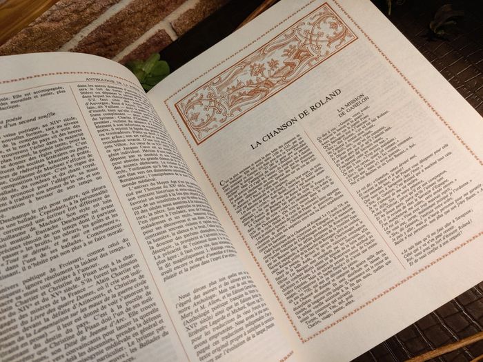 Anthologie de la poésie française
/ Reliure cuir
Tranche supérieure dorée
- Editions Famot 1973 - photo numéro 5