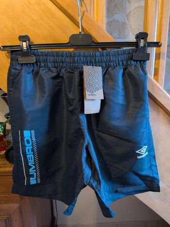 Short Umbro taille S