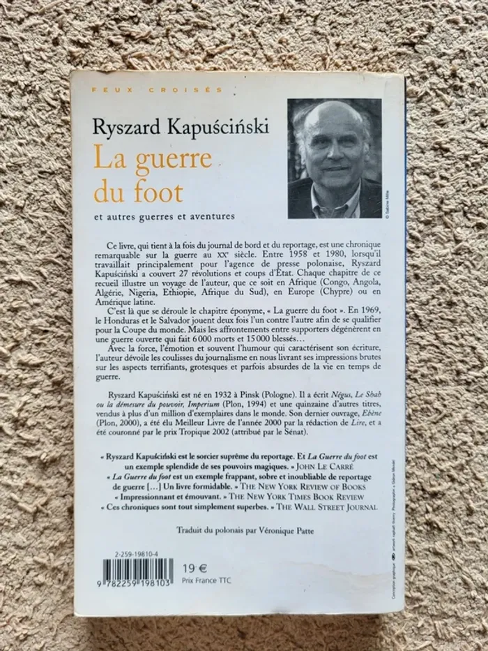 Livre "La guerre du foot, et autres guerres et aventures" de Ryszard Kapuściński - photo numéro 2