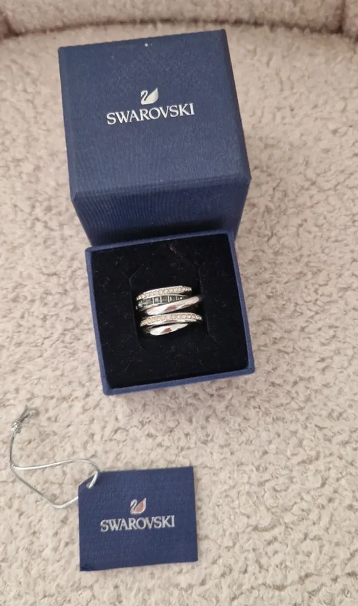Bague Swarovski taille 50 état neuf - photo numéro 6